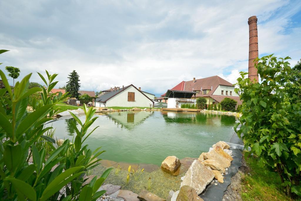 Pivovarsky Dvur Lipan ตีน นาด โวลตาวู ภายนอก รูปภาพ